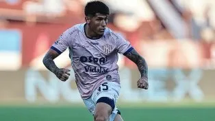 Lautaro Vargas podría emigrar de Unión ante una oferta del fútbol árabe