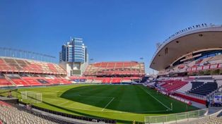 Argentina se presenta en el estadio Mohammed Bin Zayed, que tiene un hospital en un codo