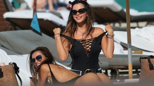 Karina Jelinek y Paz Cornú, topless y colaless en las playas de Miami
