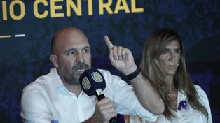 Almirón sigue en Central: Hasta mi mamá me pidió que lo eche, pero no, dijo Belloso
