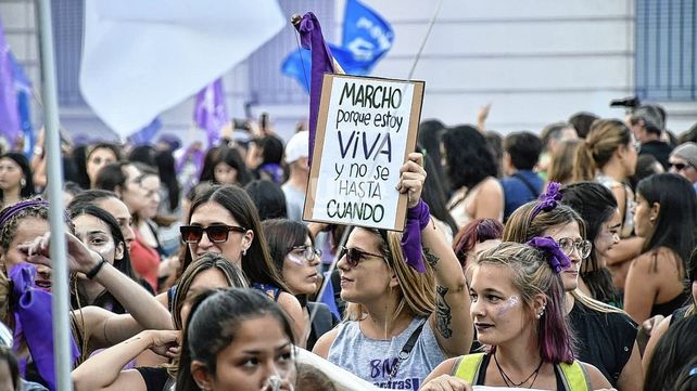 La marcha del 8M fue masiva en Santa Fe: Basta de justicia machista y patriarcal