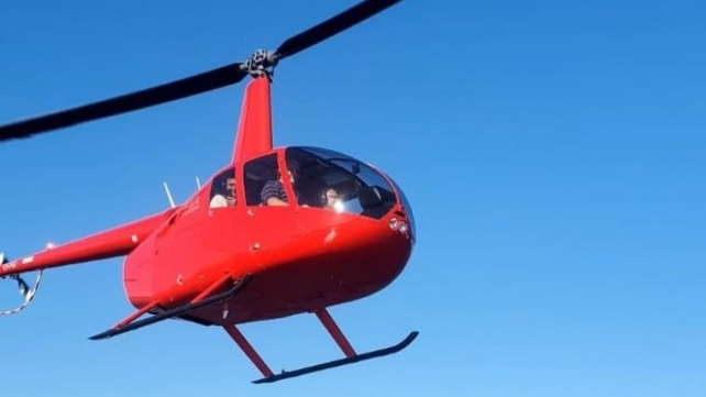 Degliantoni viajaba con cuatro acompañantes.