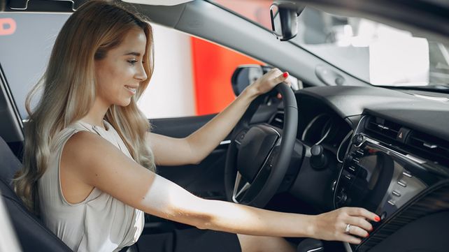 Mujeres al volante:  hay cada vez más y son más respetuosas de las normas de tránsito que los hombres