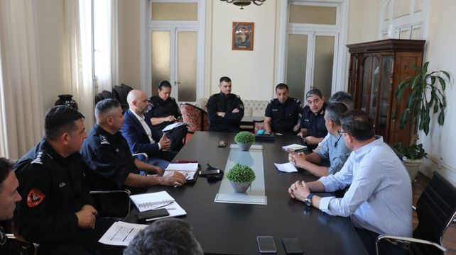 El ministro Brilloni se reunió con taxistas