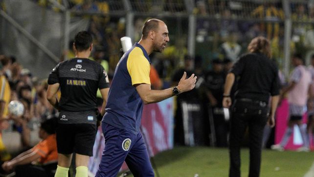 Matías Lequi todavía no le encuentra la vuelta al equipo, pese a que ya probó con distintos nombres y esquemas.