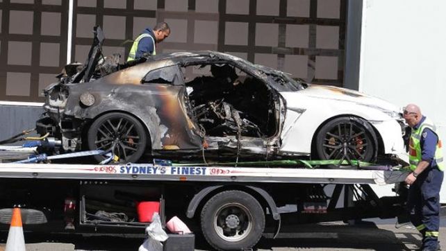 Golpe mortal. Así quedó el lujoso auto incendiado luego del accidente. 
