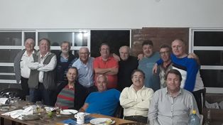 El reconocimiento de ex alumnos de Esperanza al profesor Moreno