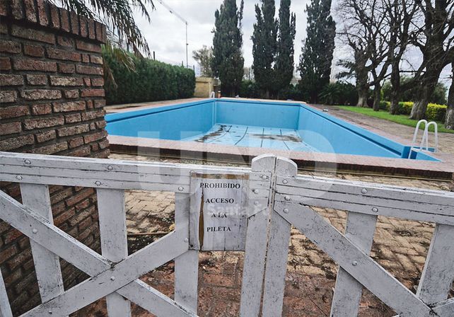 La institución abre el espectro durante el verano para fomentar la actividad en la pileta que