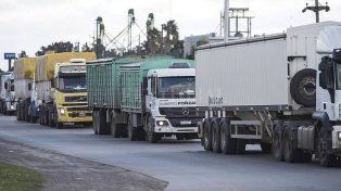 Alertan impacto en transporte de granos por protestas en rutas