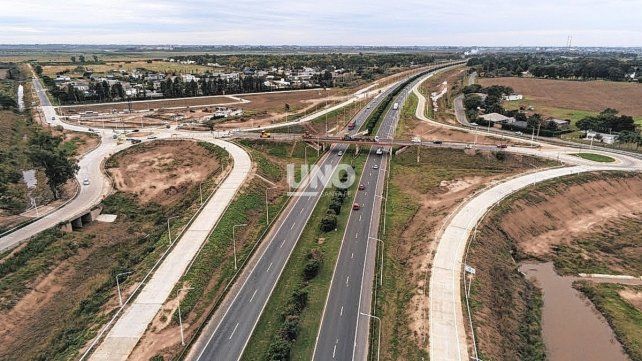 En su etapa final: la obra del intercambiador sobre la autopista tiene un avance del 95% En su etapa final: la obra del intercambiador sobre la autopista tiene un avance del 95%