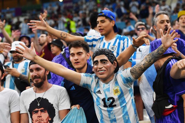 Otra vez, los argentinos coparon Qatar y deliraron con el pasaje a la final