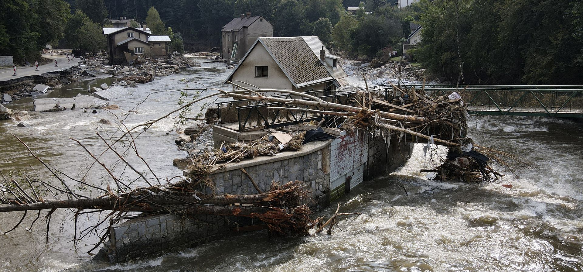 Vista de una casa dañada tras las recientes inundaciones cerca de Pisecna, República Checa, el jueves 19 de septiembre de 2024. (Foto AP/Petr David Josek) Vista de una casa dañada tras las recientes inundaciones cerca de Pisecna, República Checa, el jueves 19 de septiembre de 2024. (Foto AP/Petr David Josek)