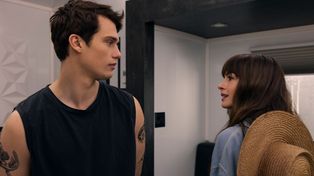 Nicholas Galitzine y Anne Hathaway protagonizan The Idea of You, la comedia romántica que es un éxito en Amazon Prime Video