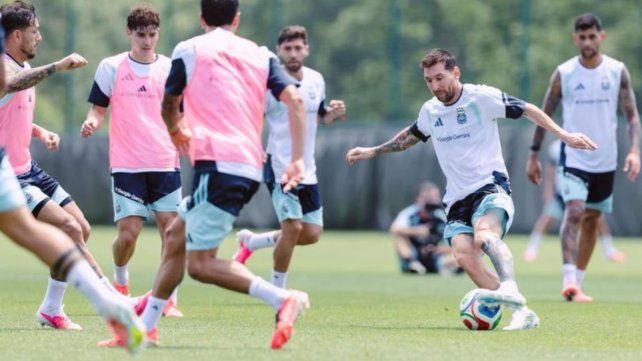 La Selección de cara al debut frente a Argelia: las altas y bajas para Scaloni