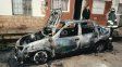 Barrio Guadalupe Oeste: pirómanos incendiaron un auto y escaparon en moto a contramano