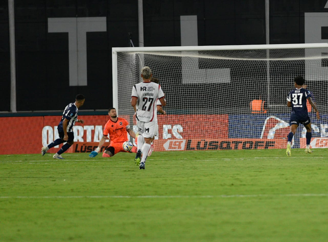 Newells cae 1 a 0 ante Talleres en el Mario Kempes