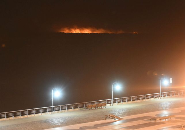 Esta noche los focos &iacute;gneos se ven&iacute;an a simple vista desde la costa rosarina.&nbsp;