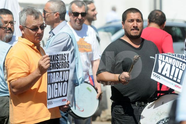 Una mañana con marchas y caos en el centro santafesino