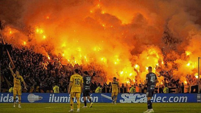 Boca colmó una de las tribunas del estadio Malvinas Argentinas.