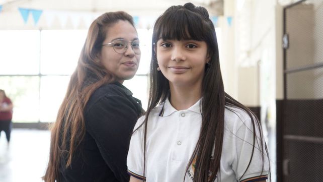 Sofía junto a su profe de lengua Celeste Bogado. Sofía junto a su profe de lengua Celeste Bogado.