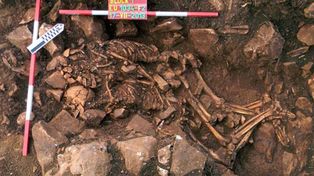 Descubren “abrazo” de 6.000 años en Grecia