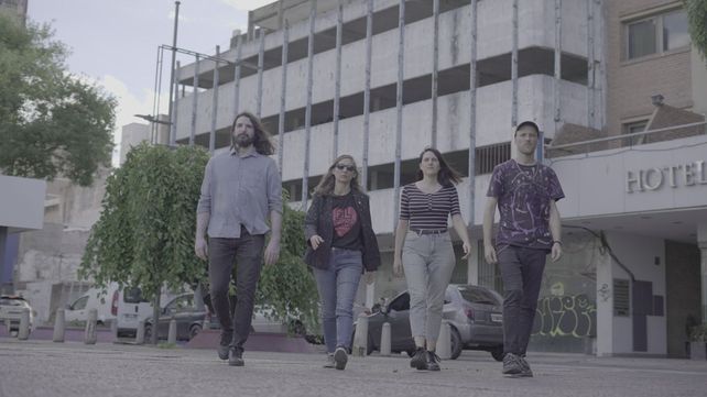 La banda franco rosarina Perro Fantasma presenta su nuevo disco este sábado 24 de mayo en Majo