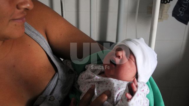 Benjamín y Daniela disputaron el título de primer bebé del año