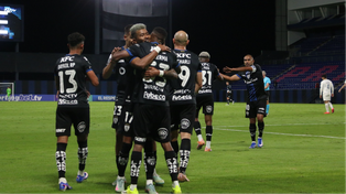 Con la victoria de Independiente del Valle, Libertad quedó afuera de todo y UCV clasificó a la Sudamericana