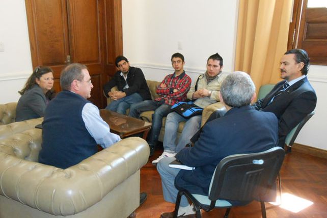 Galassi y Schneider recibieron a representantes del Instituto Nº 12