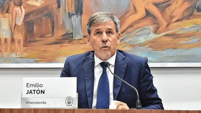El intendente Emilio Jatón El intendente Emilio Jatón