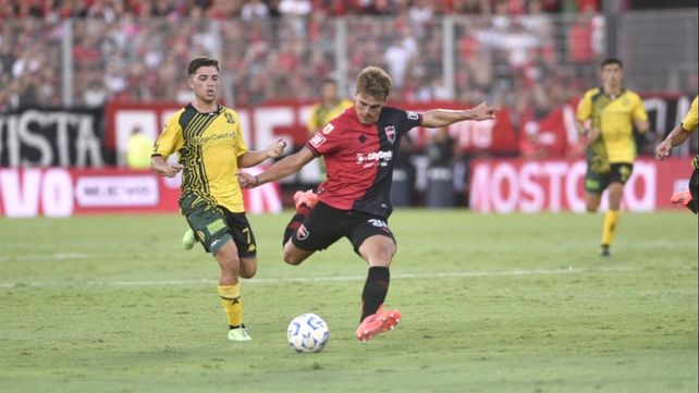 Mateo Silvetti le pega al arco