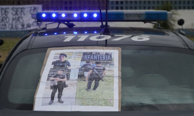 Imagen de Oscar Valdez, de 32 años, efectivo que se suicidó a principios de mes exponiendo la salud mental Imagen de Oscar Valdez, de 32 años, efectivo que se suicidó a principios de mes exponiendo la salud mental