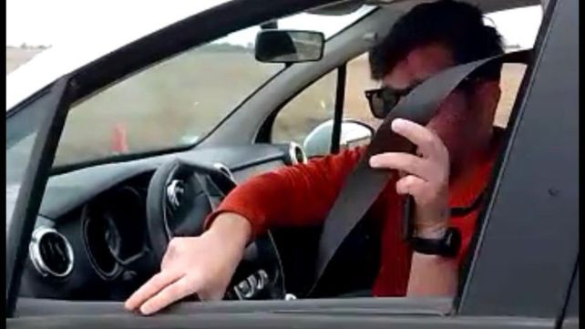 El agresor se bajó de su Citroën C3 e intentó arrebatarle su carné a la inspectora.