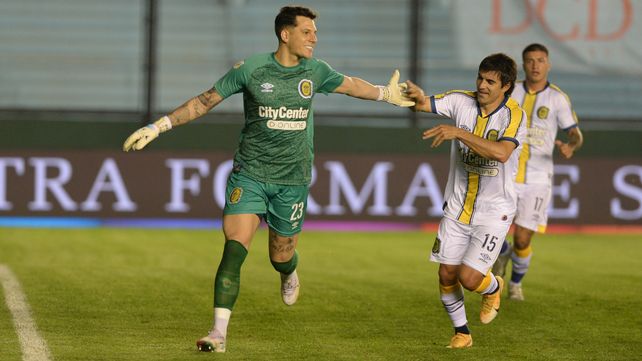 Goleador. Gaspar Servio metió un doblete en Sarandí. Tiene el aval de Tevez para patear los penales.