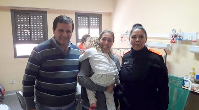 nena asistida policía comunitaria