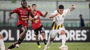 Lautaro Giaccone intenta imprimirle velocidad al ataque canalla en Venezuela. Al Laucha le faltó desequilibrio.