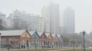 &nbsp;El humo que llega de los incendios en las islas dejará este lunes otra jornada insoportable.
