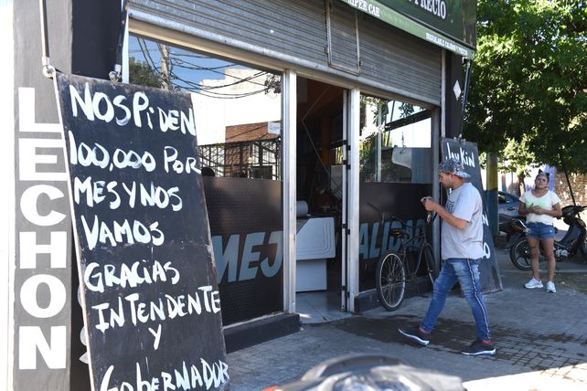 El dueño de una carnicería de Lavalle y bulevar Seguí decidió cerrar el local.
