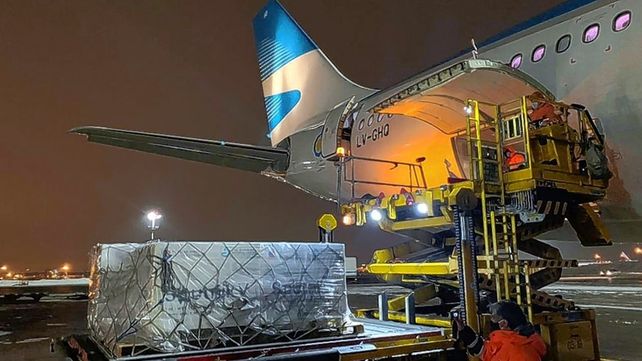 La segunda tanda de vacunas está en vuelo hacia Argentina