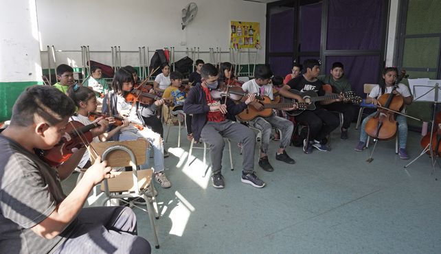 “La música es fundamental en aquellos lugares donde muchas veces la palabra no puede expresarse”, dice Díaz.