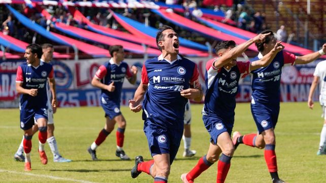 Paulo Killer lo grita con todo. El máximo referente de Central Córdoba abrió el camino ante Centro Español.