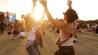 El Lollapalooza Argentina 2027 reveló su lineup con Travis Scott, Charli xcx, The Killers y TINI
