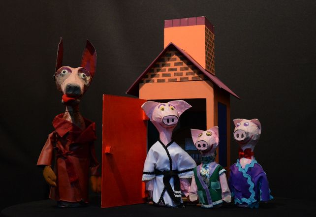 El Grupo Espejo Encantado presenta la obra “Los 3 chanchitos”.