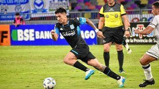 Racing logró un triunfo importante en Santiago del Estero.