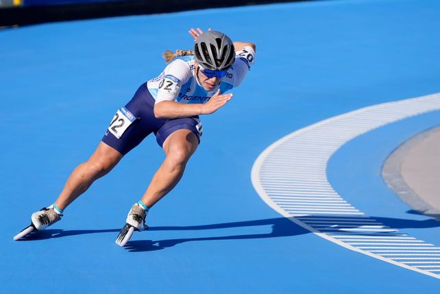 La rosarina Aylén Tuya compitió este sábado y también lo hará este domingo en patín carrera.