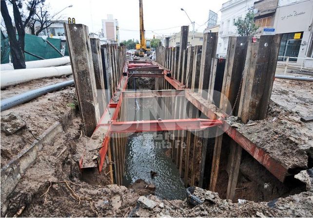 Socavón de Urquiza y Bulevar: la solución definitiva cada vez más cerca