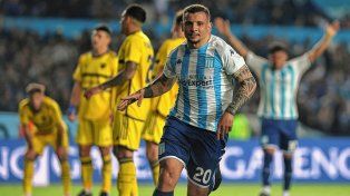 Emiliano Vecchio festeja el primer gol de Racing ante Boca.