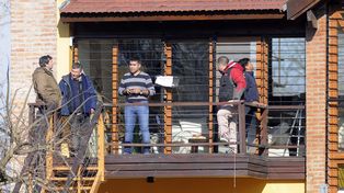 Cayó un vecino que robó un TV y guitarras de la casa de José López