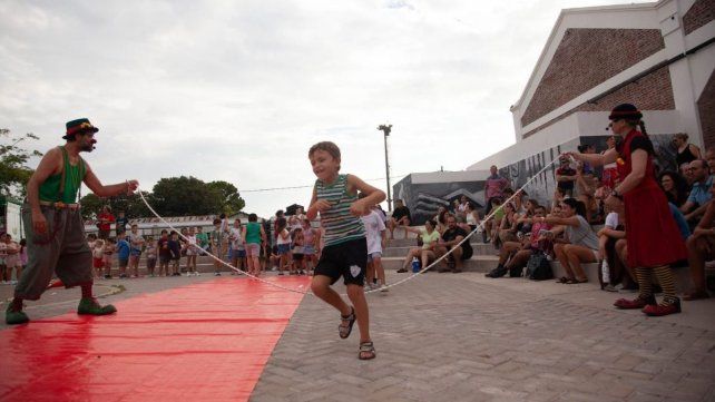 El teatro callejero volvió a brillar con el Festival Corriendo la Coneja
