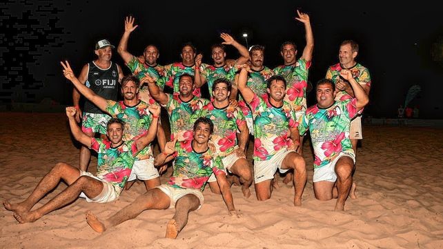 Los jugadores de La Tahona celebran la conquista de la Copa de Oro.